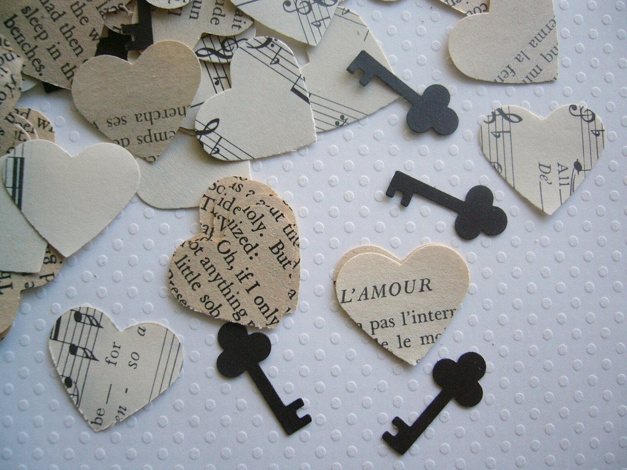 Vintage Wedding - Romantic Vintage Heart Confetti with Keys