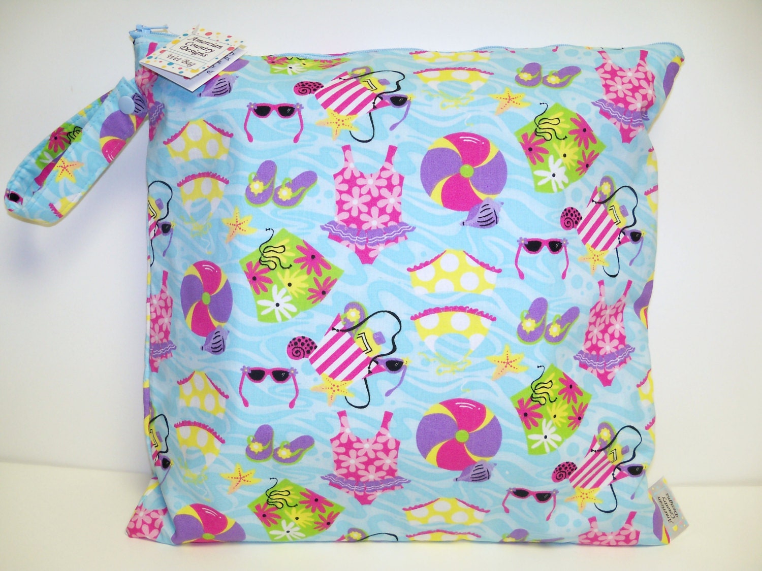 Medium Wet Bag - Wet Bag - 14 X 14 - Day At The Beach