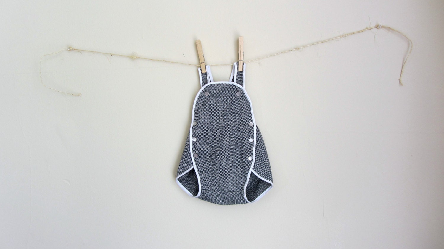 Vintage style baby jumper - hounds tooth black