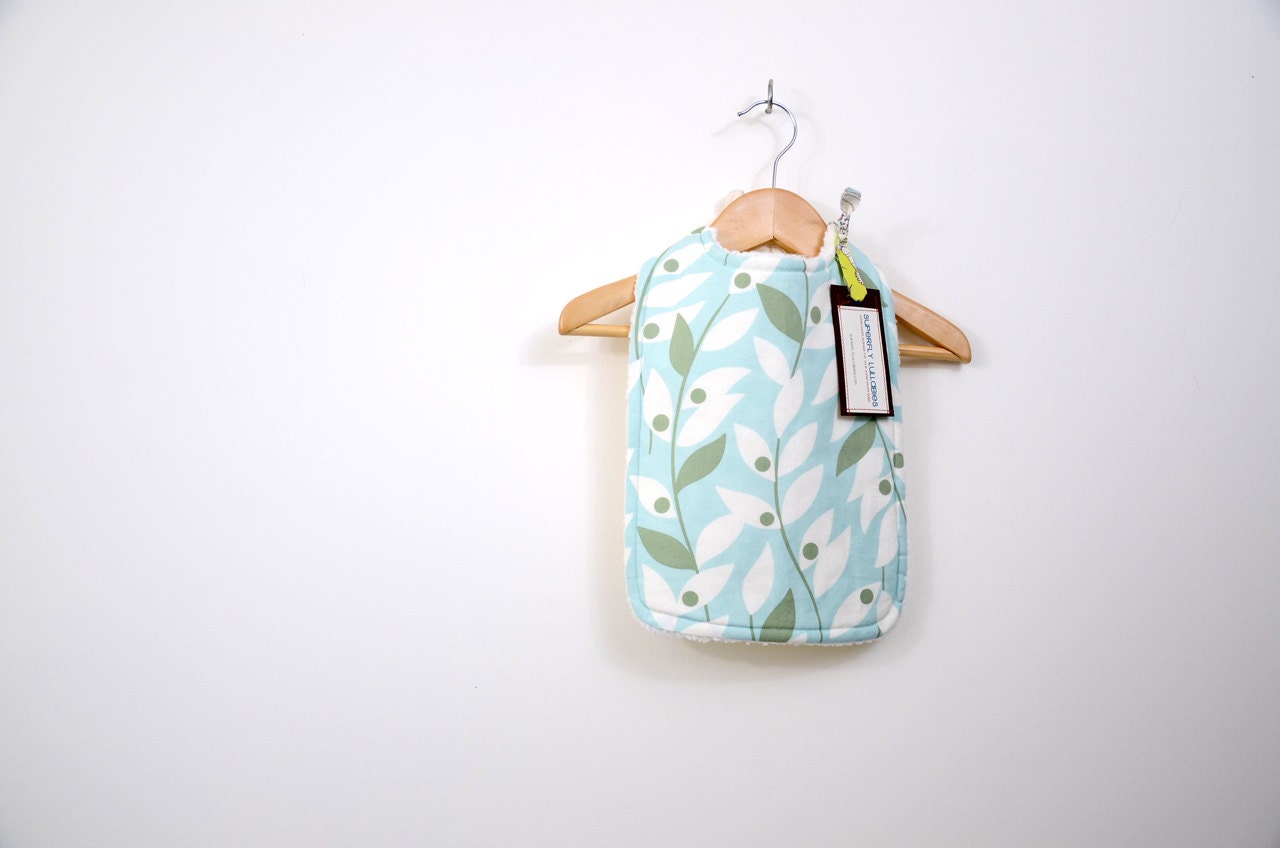 baby bib, turquoise green and white mod vines, parent-friendly.