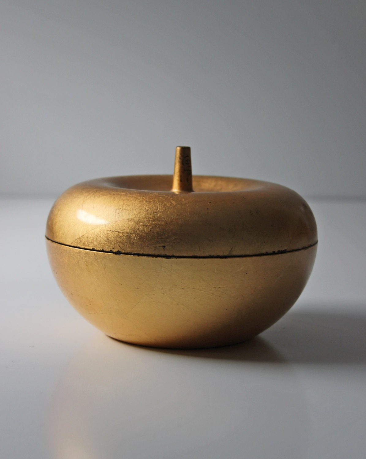 gold apple lacquered lidded box