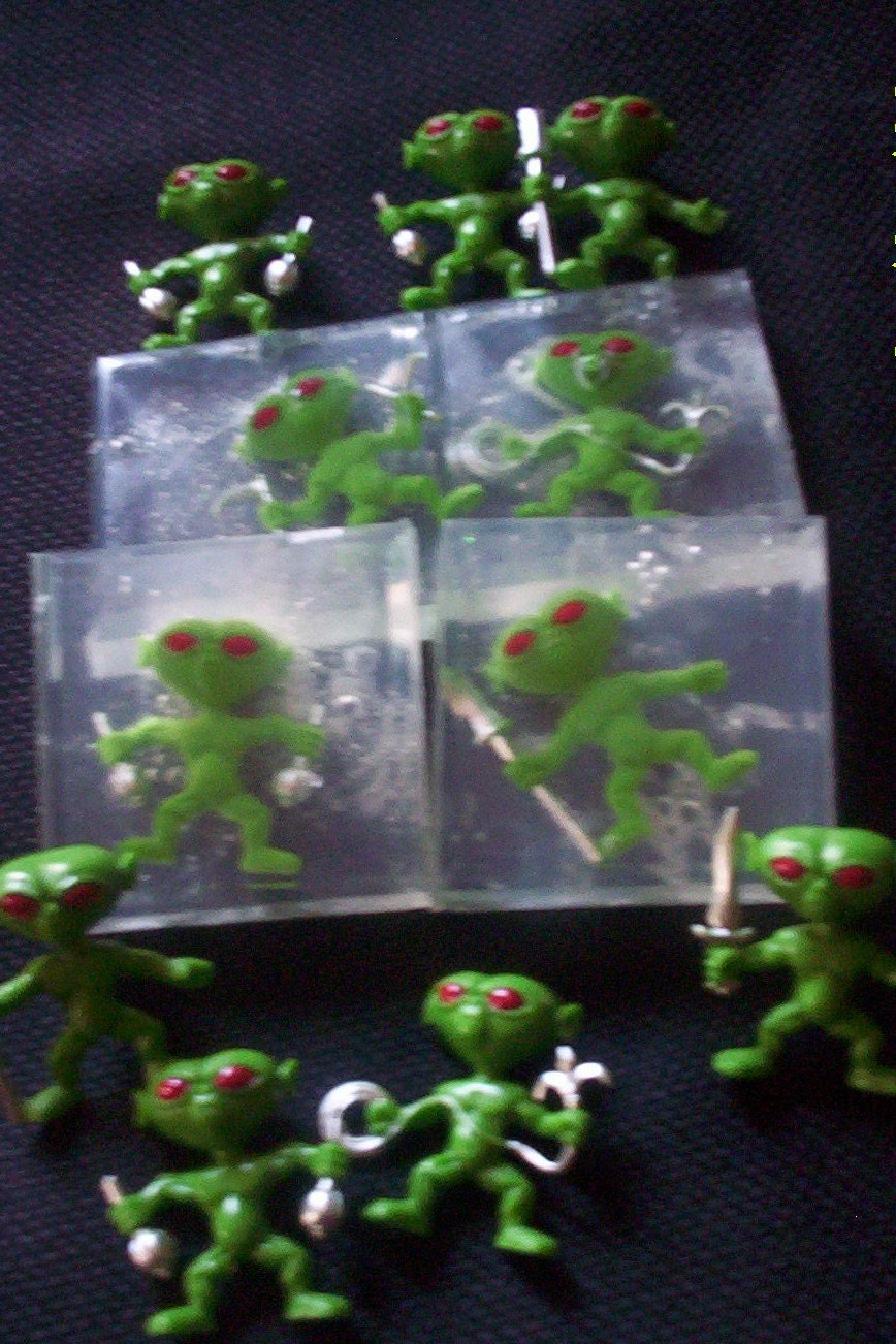 Alien  Soap party favor
