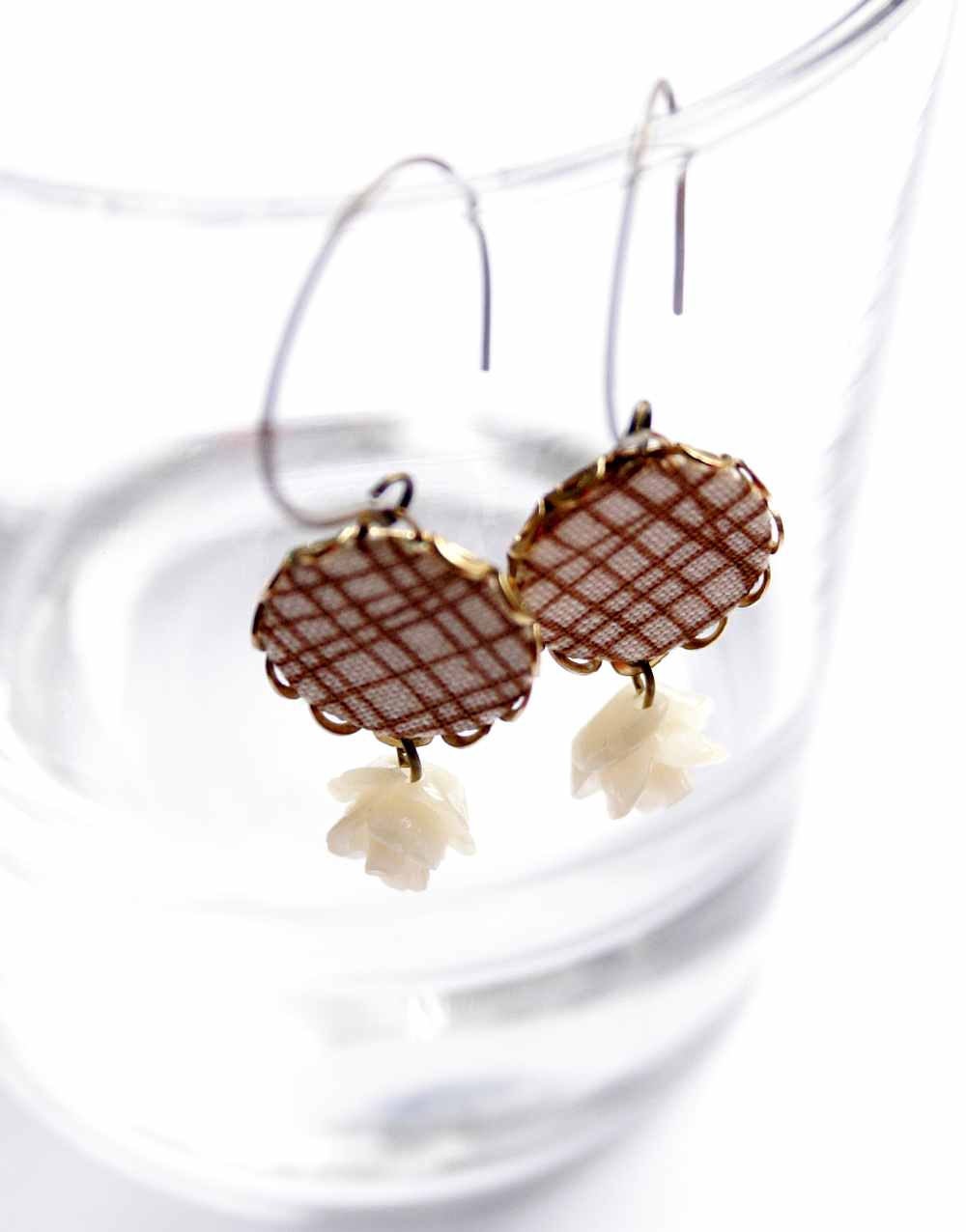 Earrings in Ivory and Brown with Stripes - Striped Winter