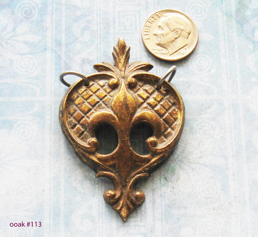 Antique Escutcheon Brass Heart Filigree Fleur de Lis DIY Repurposed Hardware Jewelry Pendant
