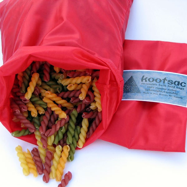 Bulk bin food bag for grains, pasta, nuts, legumes, seeds - reusable, lightweight - medium red