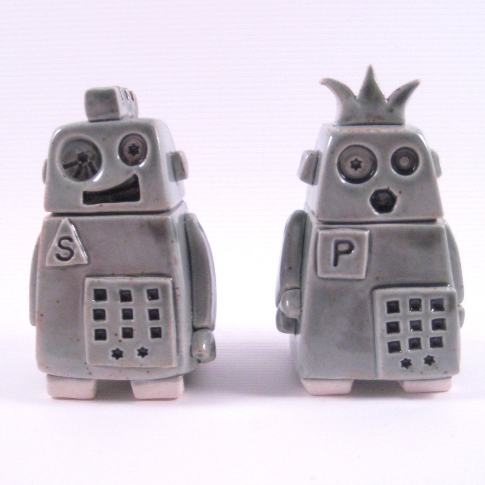 Robot Salt and Pepper Shakers