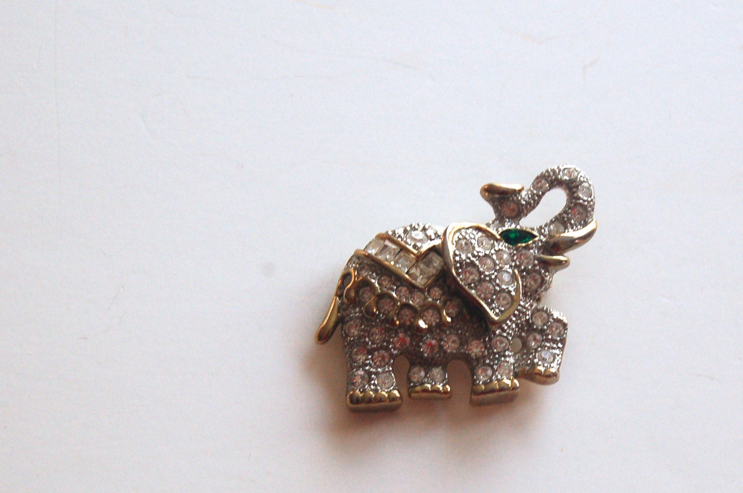 vintage ELEPHANT rhinestone brooch.