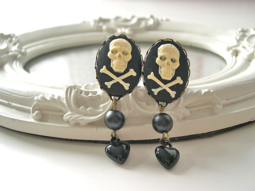 Pirate skull dangle plugs 8mm 0G gauge black  gothic lolita
