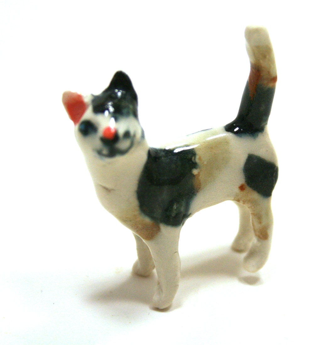 cat figurine - little calico - porcelain sculpture