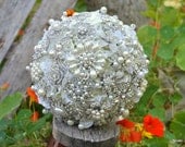 Custom brooch bouquet reserved for Fernanda