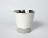 1x White Gold Glow, 18kt ceramic votive with concrete base