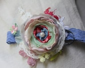 Little Bits of lace, stretch headband for the little one or flower girl