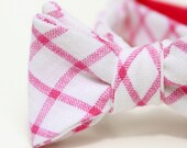 kiddo sized hot pink & white freestyle bow tie