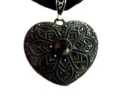 Black Heart Pendant, Heart Necklace, Metal Heart Black Crystals, Velvet Necklace, Gift for Her, Valentines Day, Le Coeur Noir