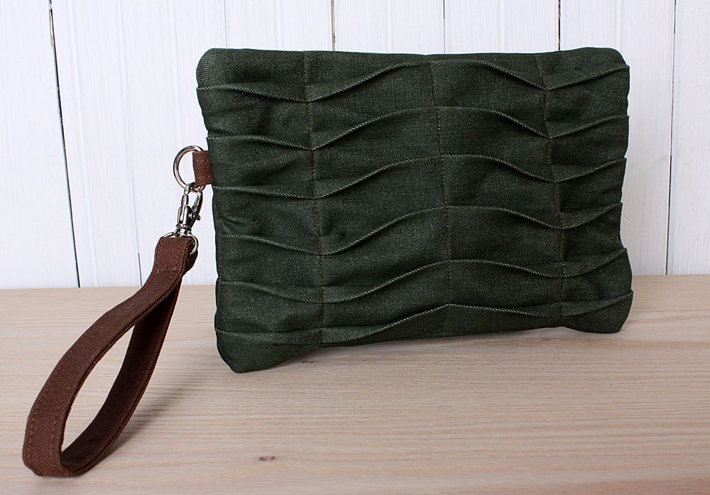Zip Clutch in Green Cotton Canvas Wristlet