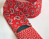 DSLR Camera Strap Cover Padded Lens Cap Pocket Red Paisley