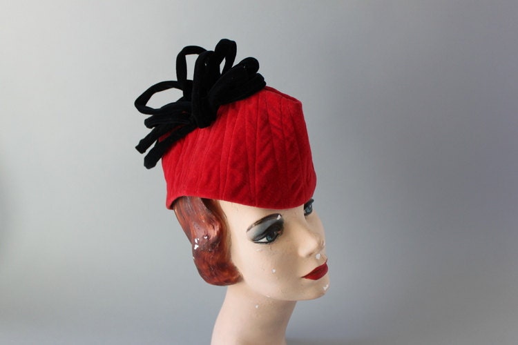 1940s Hat / Vintage 40s Cherry Red Hat / World War Two Velveteen Hat