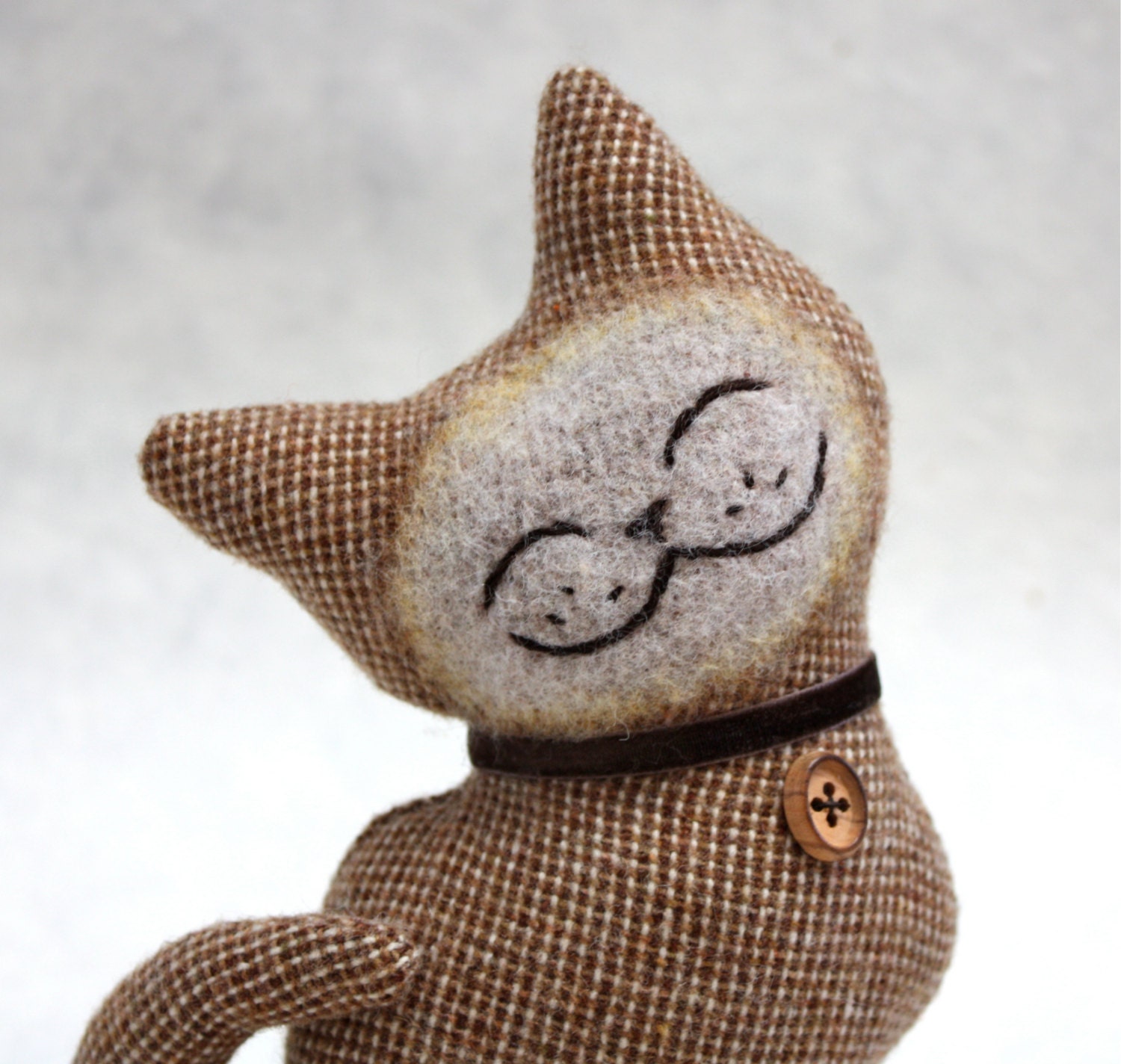 Cat Plush Folk Wool - Sand Castle Cat