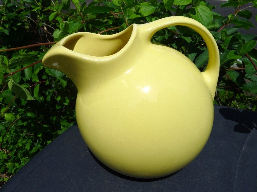 Butter Yellow Pitcher Hall Ball Pitcher 633 Midcentury Ice Lip Funky Shape for Iced Tea Water Juice Retro Kitchen Jug