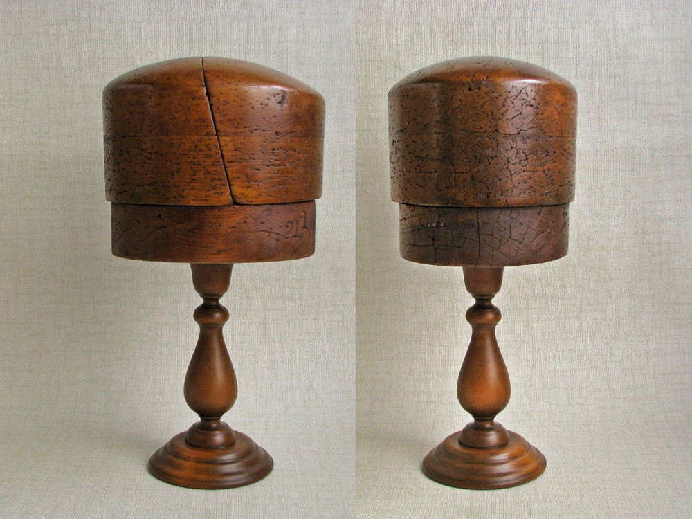Rare late 1920s Art DECO Domed CLOCHE 2 Piece Millinery Wood Hat Block & Stand