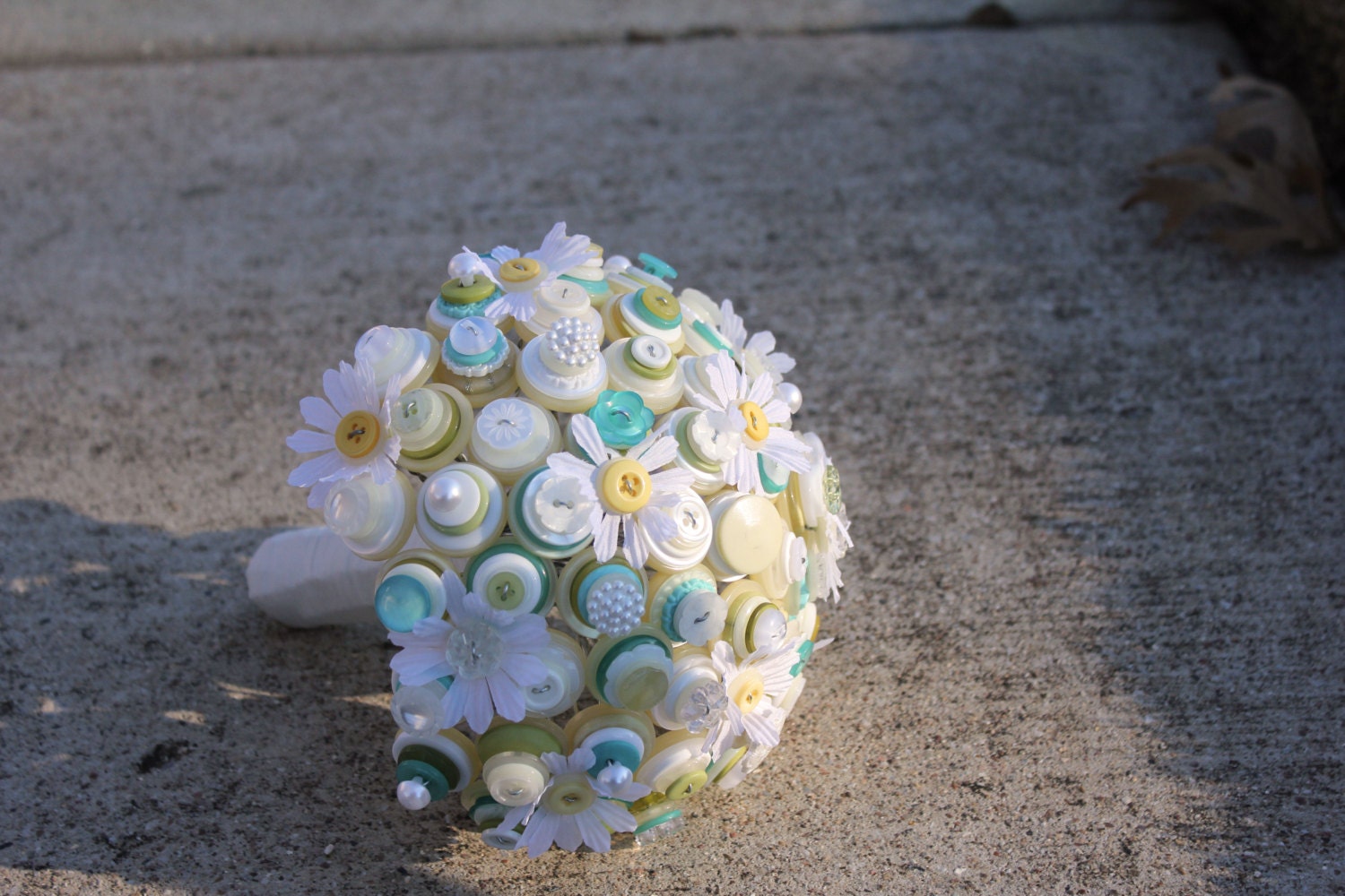 Aqua and Light Green Daisy Path Button Bouquet