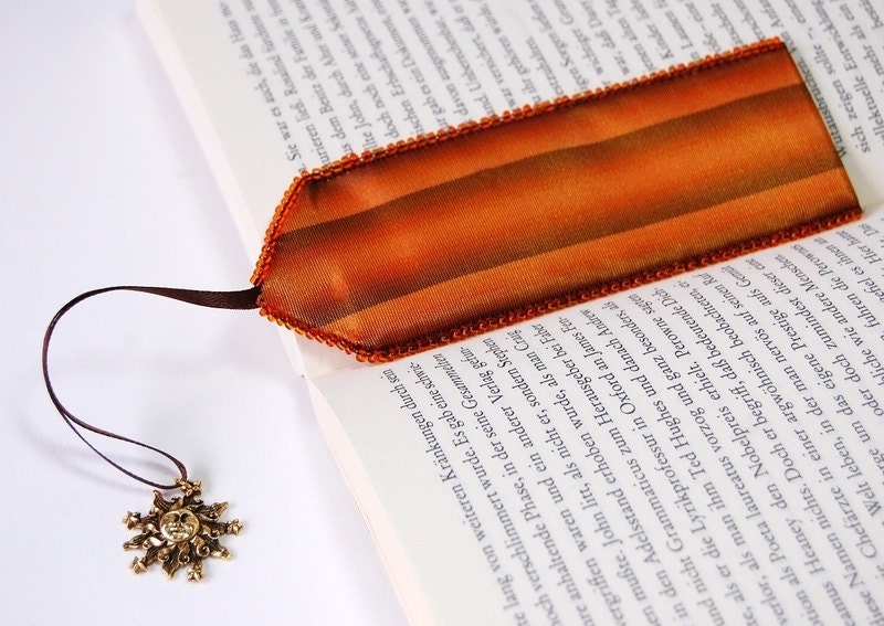 Satin Bookmark 'Sun' with brass sun charm