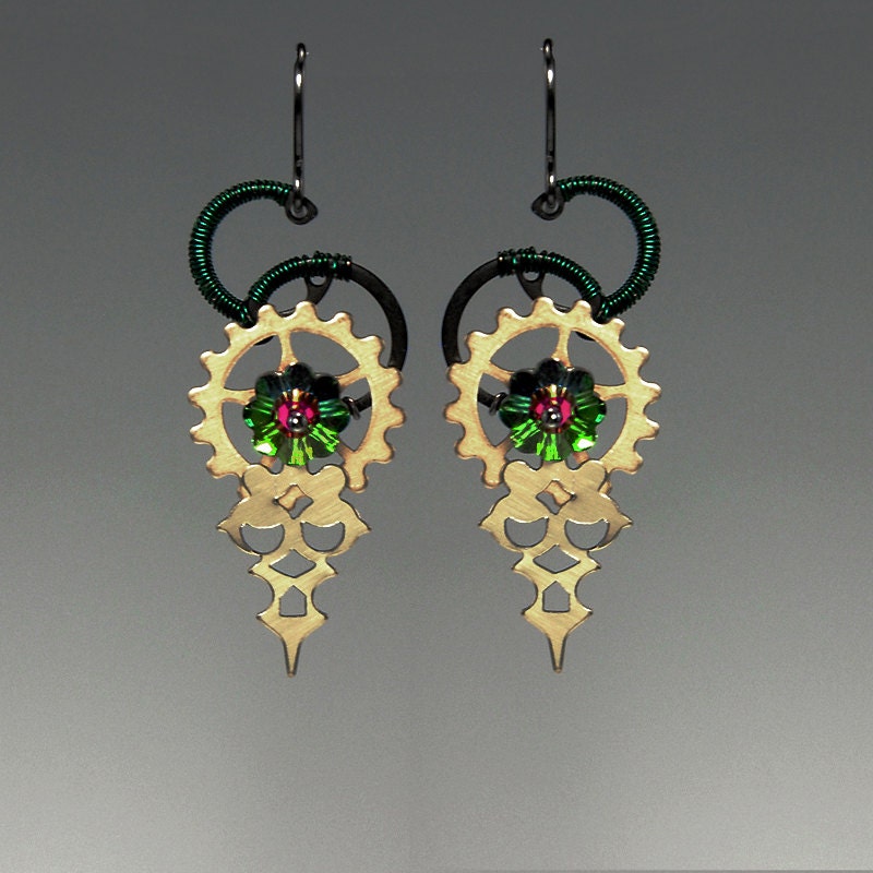 Leto II: Beautiful vitrail medium Swarovski crystal steampunk earrings