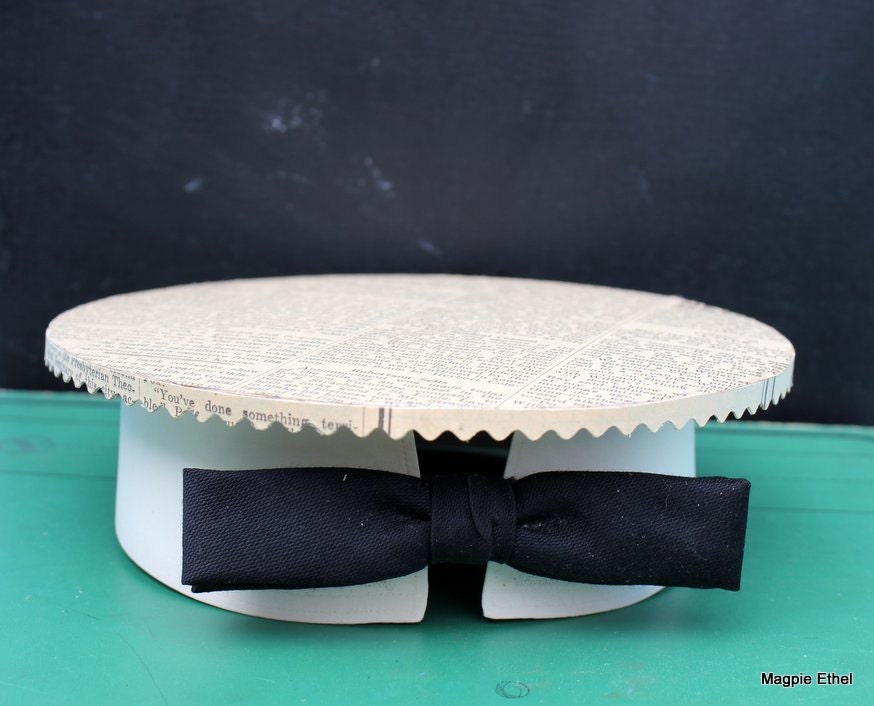 Vintage Inspired Bow Tie Collar Display Stand, Black Bow Tie