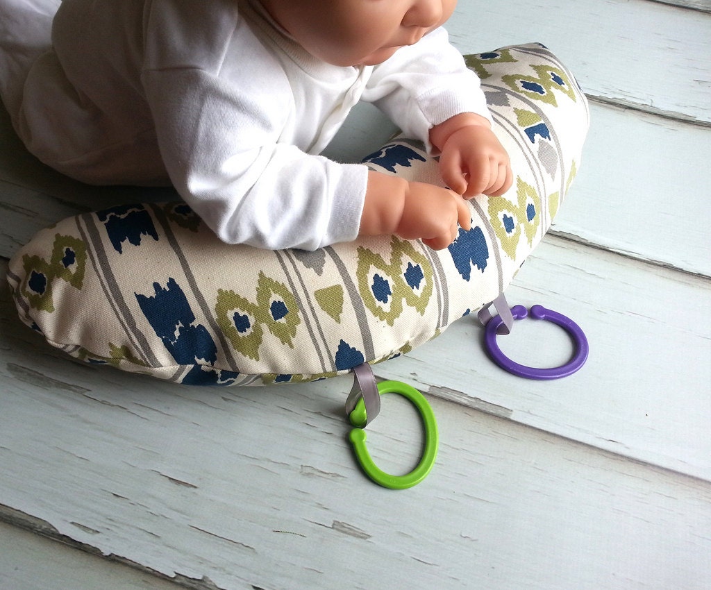 Luna Tummy Time Pillow, Camero