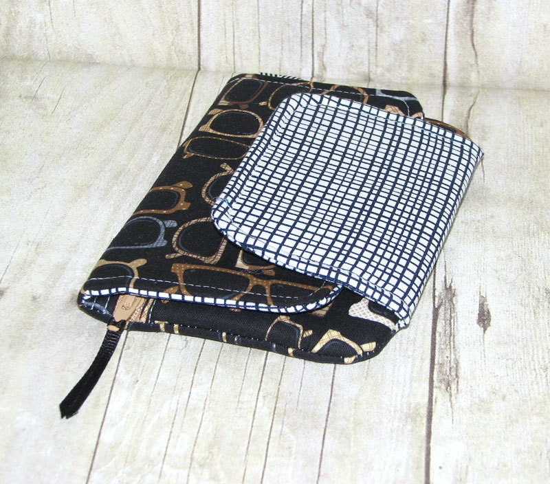 Fresh n Trendy Zipper Wallet   -  Nerd / Geek Glasses - FREE SHIPPING