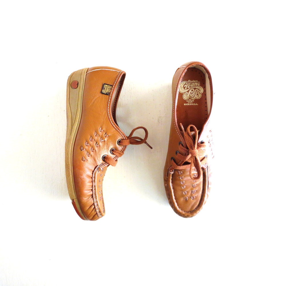 70s Wedge Shoes / Caramel Leather Oxfords / Vintage 1970s Shoes / Size 6