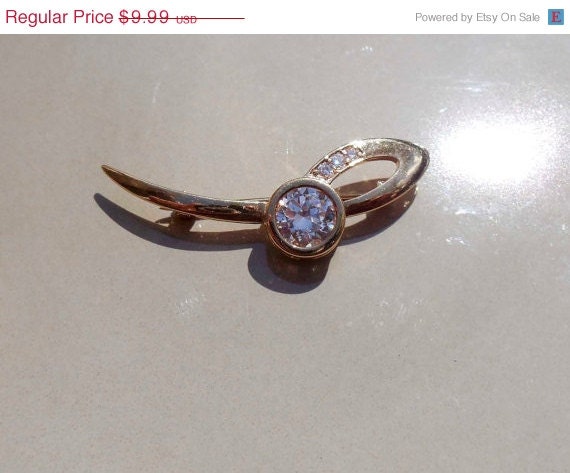 Summer Sale Vintage Gold Rhinestone Art Deco Brooch korea