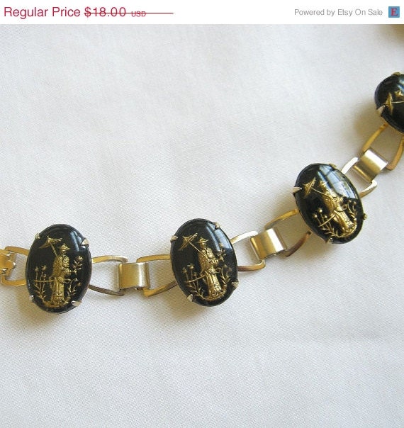 ON SALE Vintage Traditional Japanese Geisha Girl Link Bracelet - Reverse Carved Glass