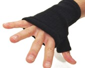 Mens Cashmere Fingerless Gloves in Midnight Black - Upcycled Wool