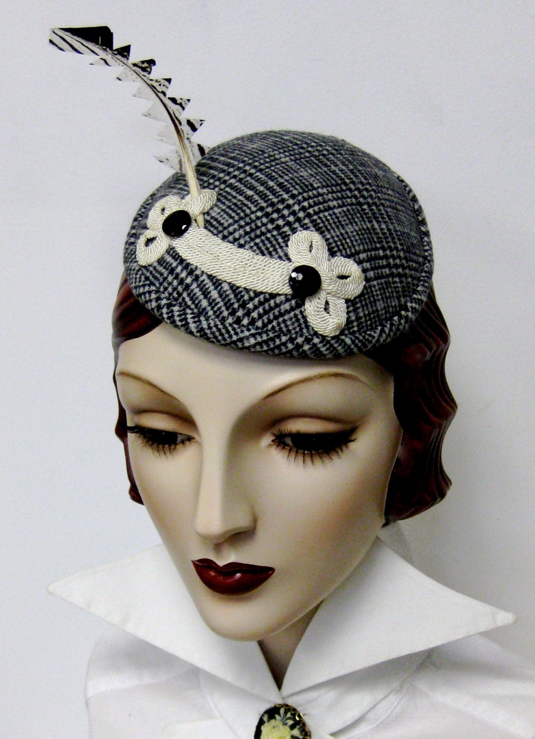 Frog and Feather Houndstooth Fascinator