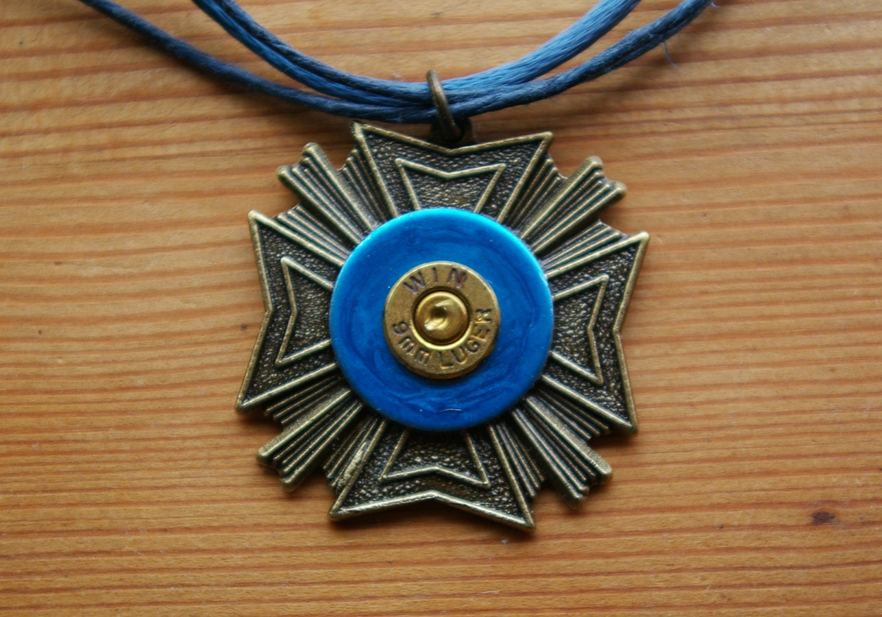 Military Medal Pendant in Brass and Navy