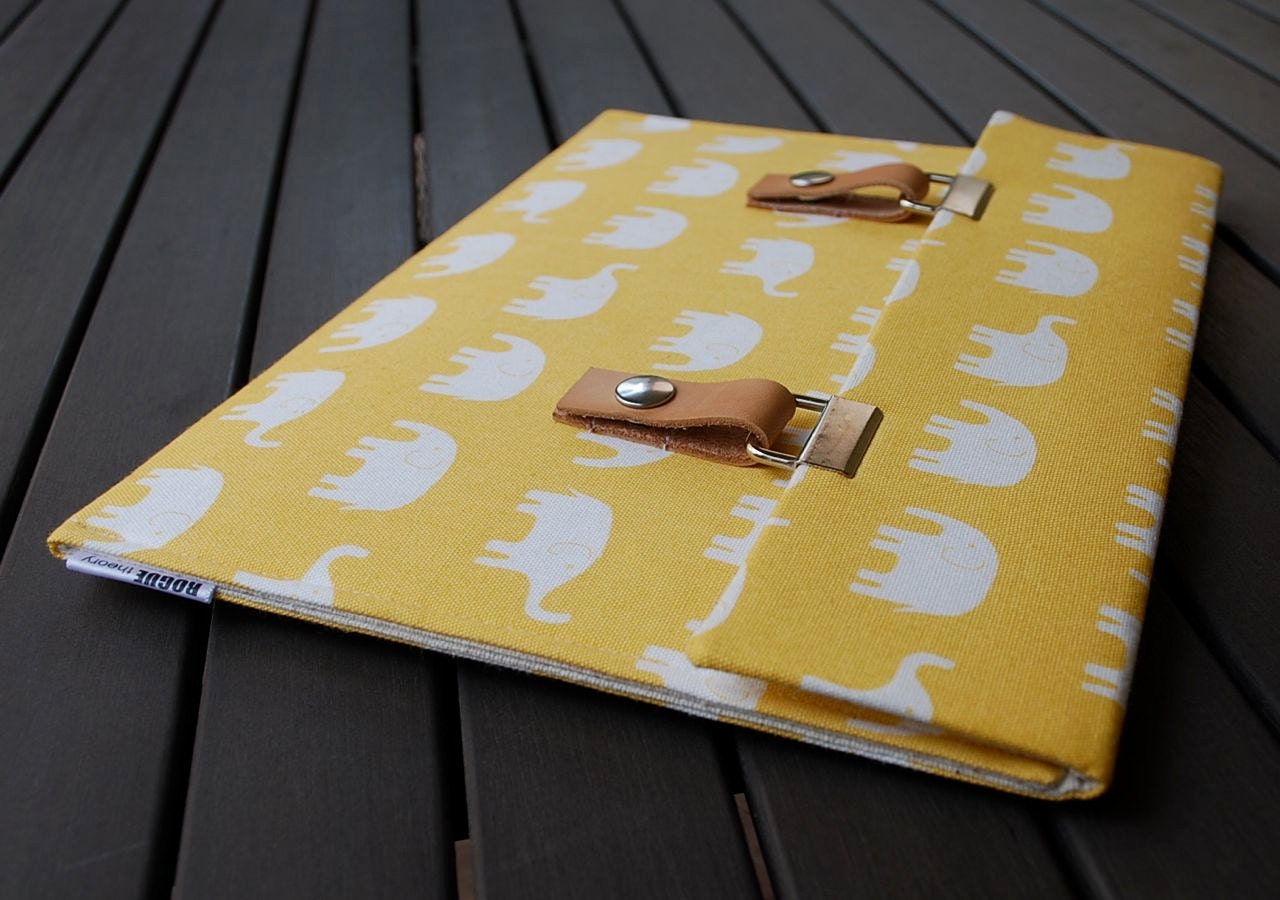 11 inch MacBook Air Case / 11 inch MacBook Air Cover / 11 MacBook Air Case / MacBook Air / Padded Case - Elephant Yellow