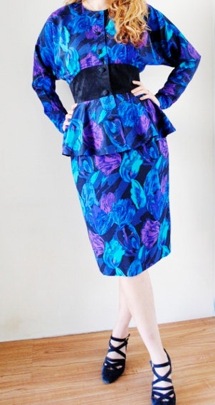 2 piece vintage 90s PEPLUM jacket silk aqua blue abstract TULIPS pencil skirt EASTER suit 4