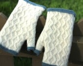 Recycled cashmere and wool fingerless gloves. Irish fisherman knit in ivory with Colonial blue lining.