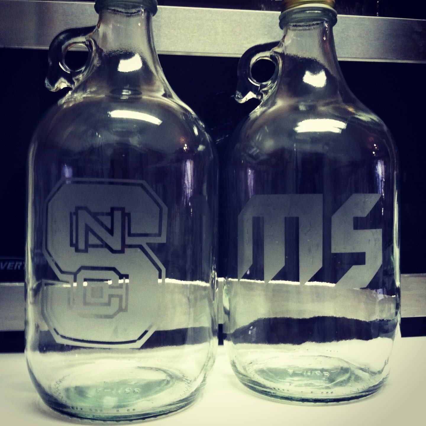 CUSTOM Etched Growler Loop Jug with Lid - 64 oz