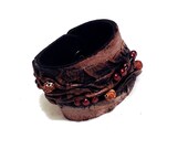 Rustic leather bracelet with agate beads. Statement jewelry. "Casual elegance" collection