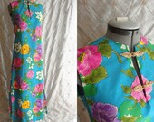 Maxi Dress / 60s Dress / Vintage 1960s Turquoise Blue Maxi Dress with Tropical Flower Print and Gold Frog Fasteners Size M