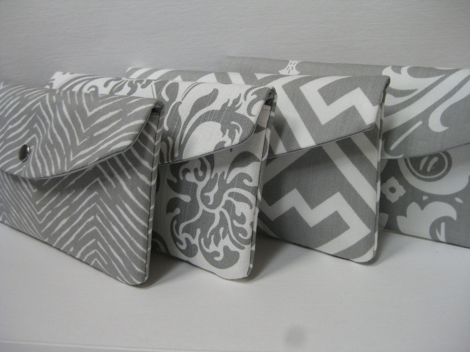 Bridesmaids Clutch/Gift /Design Your Own/Set of (4) The Jenna Clutch in Grey