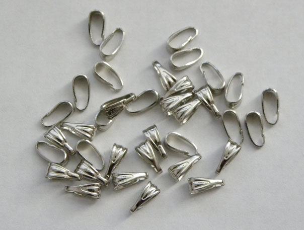 20 Pieces Necklace Connector Clip Bail 3x7mm Ships from USA Immediately. (plg063)