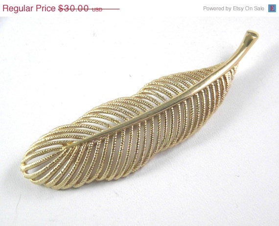50%OFF SALE Thin Long Leaf Monet Gold tone Figural Leaf Signed Vintage Jewelry Brooch Pin