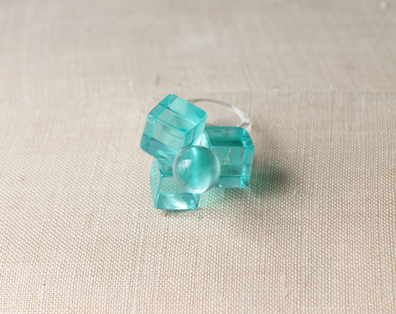 1960s Lucite Ring / Lucite Ring / Mod Lucite Ring / Mixed Media