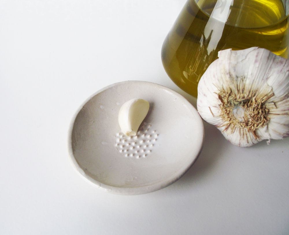 Rustic Scratch Garlic with white dots in relief - Stoneware