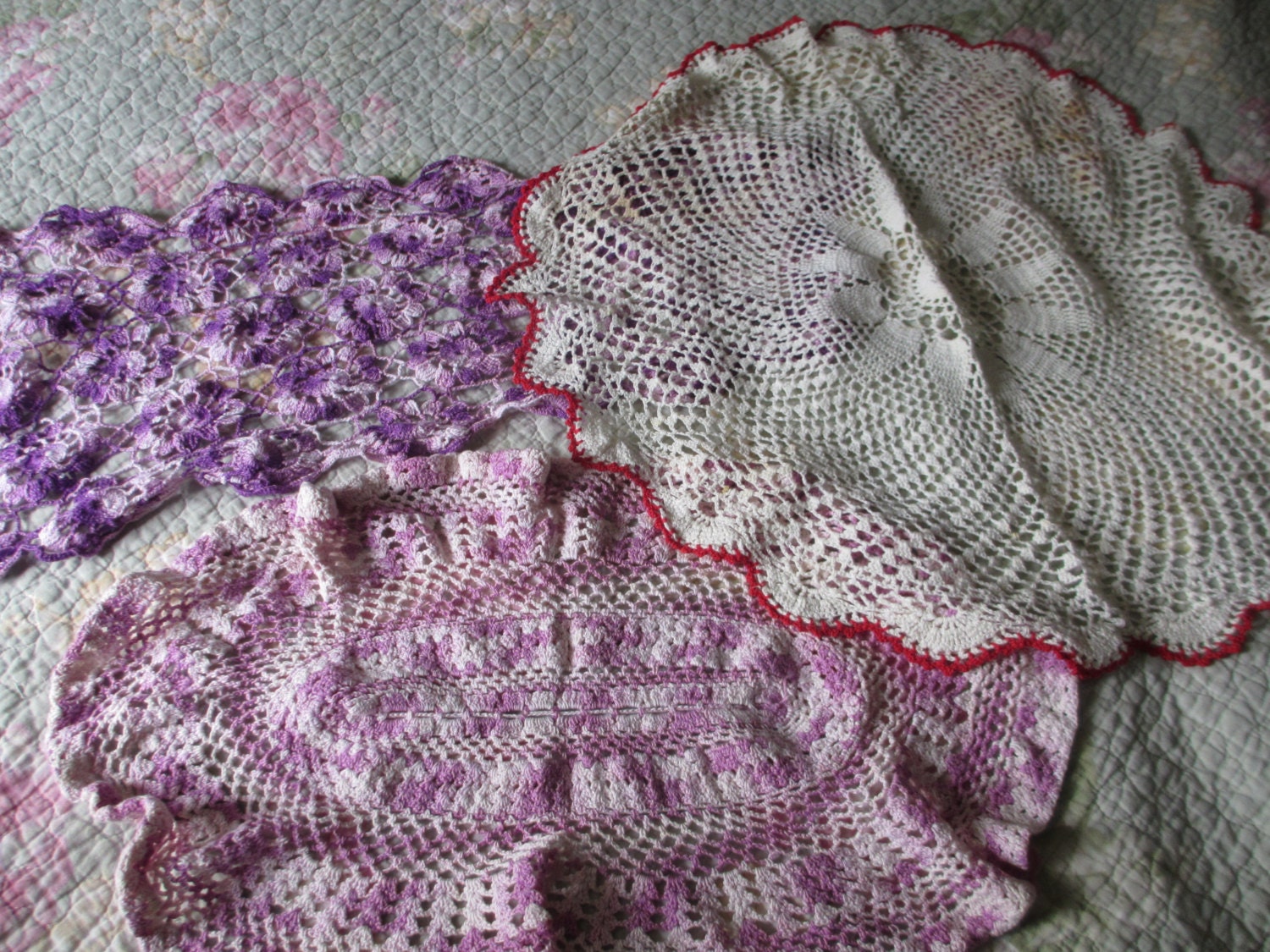Destash Sale Large Hand Made Doilies Star Shape Assorted Colors Large Lot