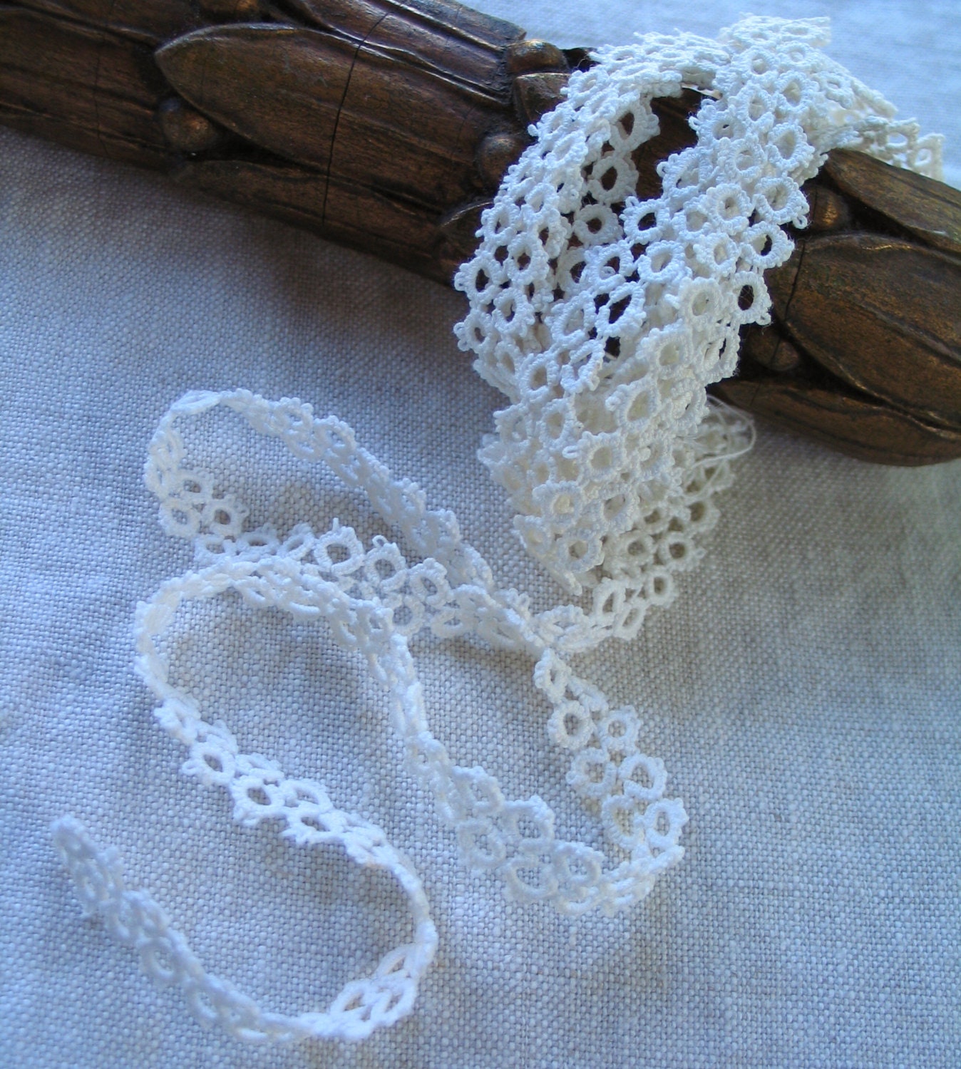 Hand Tatted Lace Trim in Soft White 1/2" x 93"