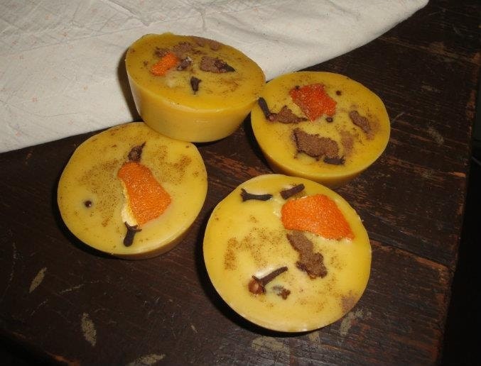 Pure Beeswax Melting Tarts sprinkled with spices and orange peel scented your choice